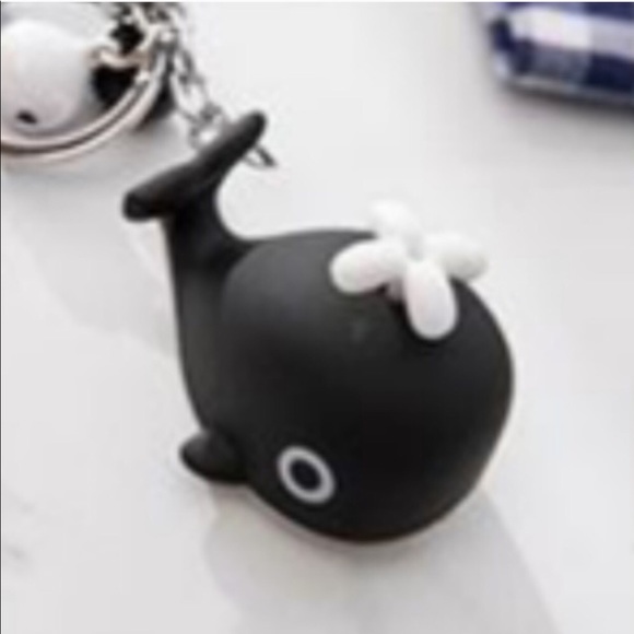 βLAST 2β Black Whale Keychainsπ³ - Picture 2 of 6